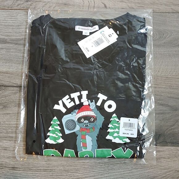 New With Tags Women's Black Yeti To Party Scoop Neck Short Sleeve Holiday Tee - Picture 5 of 8